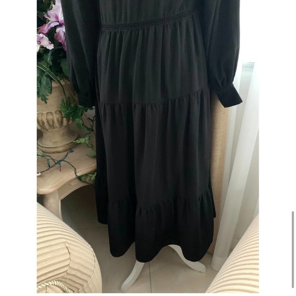 Zara Textured V-neck Tiered Maxi Dress Black - Picture 10 of 13